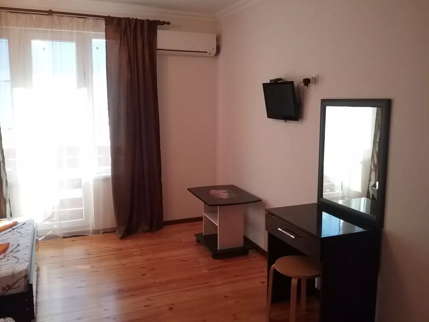 . Гостевой дом "Холидей". Кучугуры