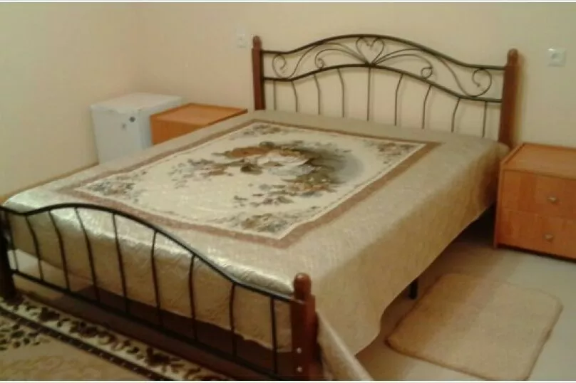 . Гостевой дом "Аист". Новый Афон