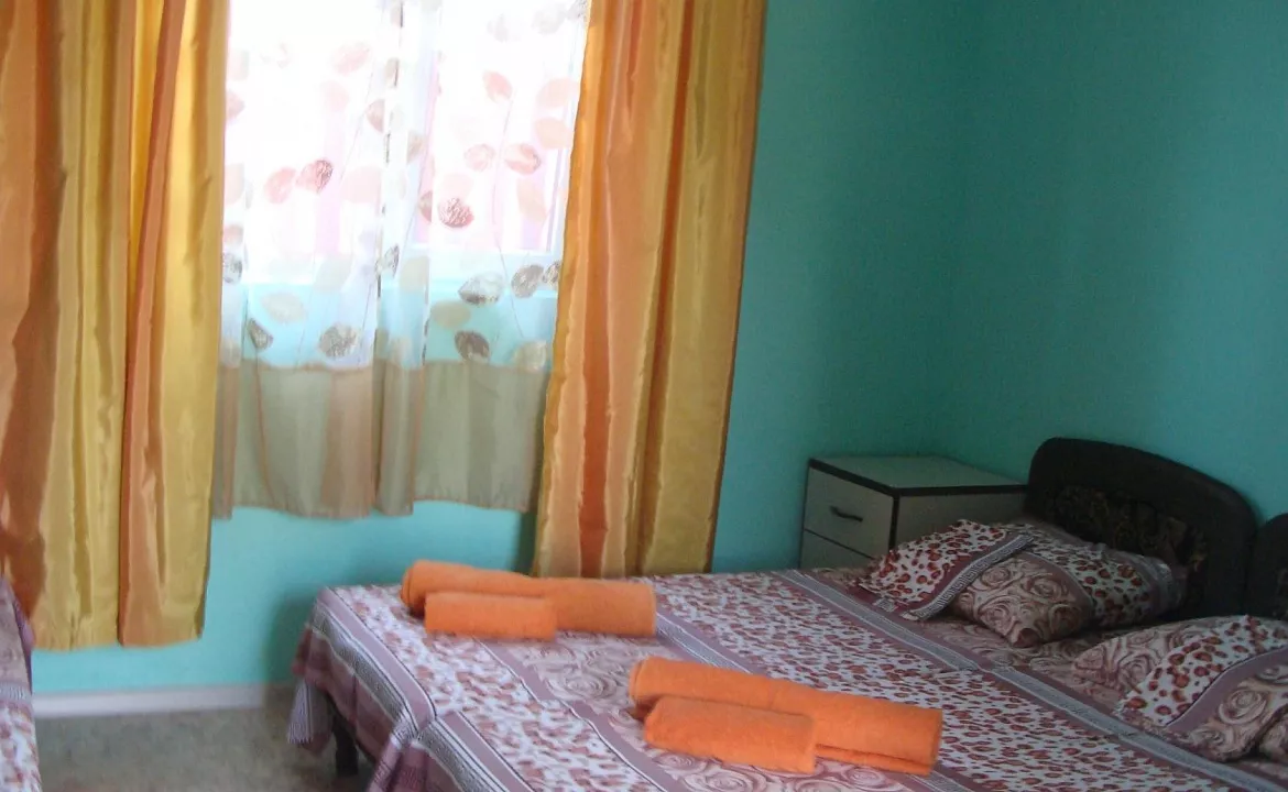 Трехместный комфорт. Гостевой дом SunnyHouse. Витязево Трехместный комфорт. Гостевой дом SunnyHouse. Витязево