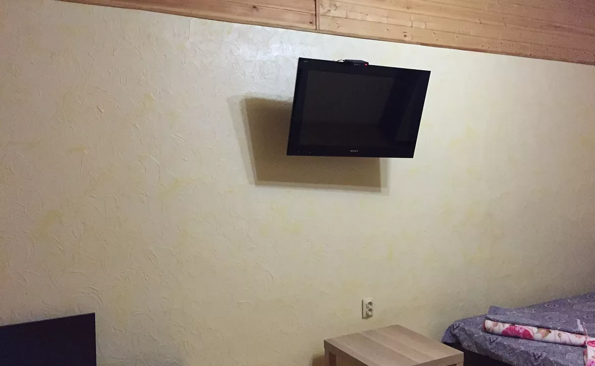 Четырехместный «Люкс» с балконом. Гостевой дом на Комарова 17. Витязево