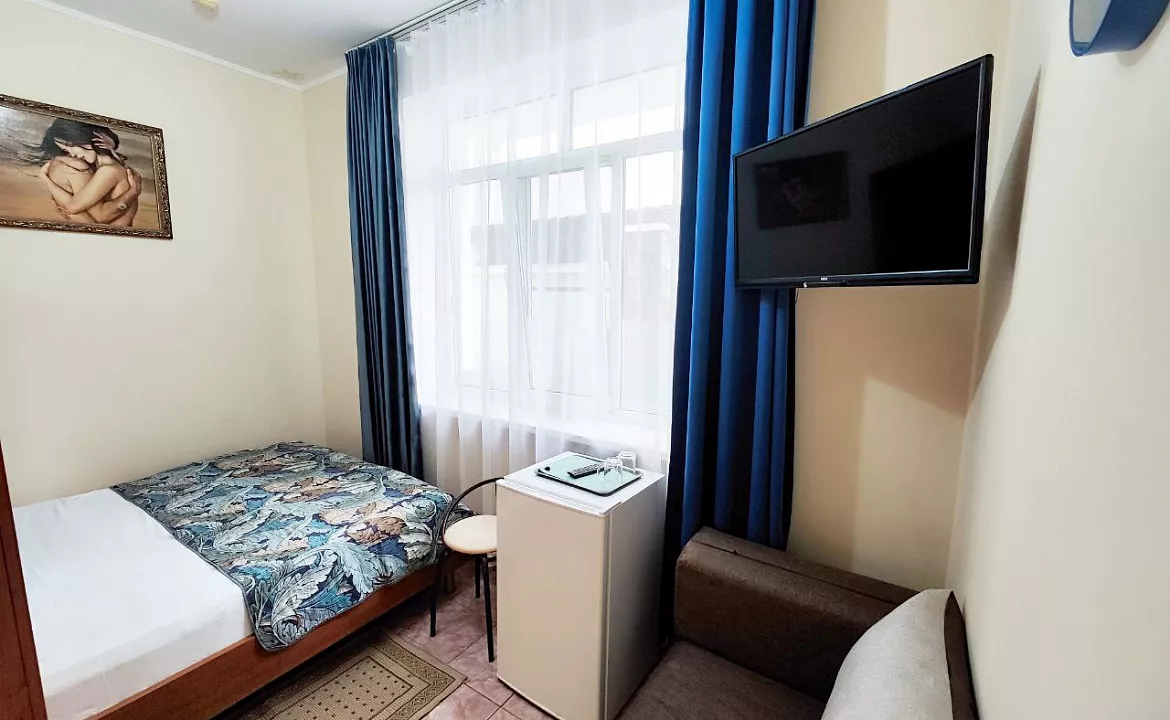 3-х местный номер Стандарт. Гостевой дом "Регион 86" . Адлер