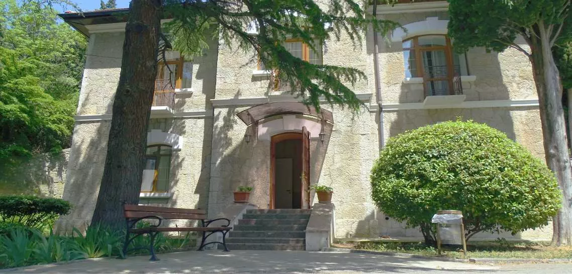 . Санаторий ГБУЗ РК "АНИИ ФИЗИЧЕСКИХ МЕТОДОВ ЛЕЧЕНИЯ, МЕДИЦИНСКОЙ КЛИМАТОЛОГИИ И РЕАБИЛИТАЦИИ ИМЕНИ И.М.СЕЧЕНОВА". Ялта