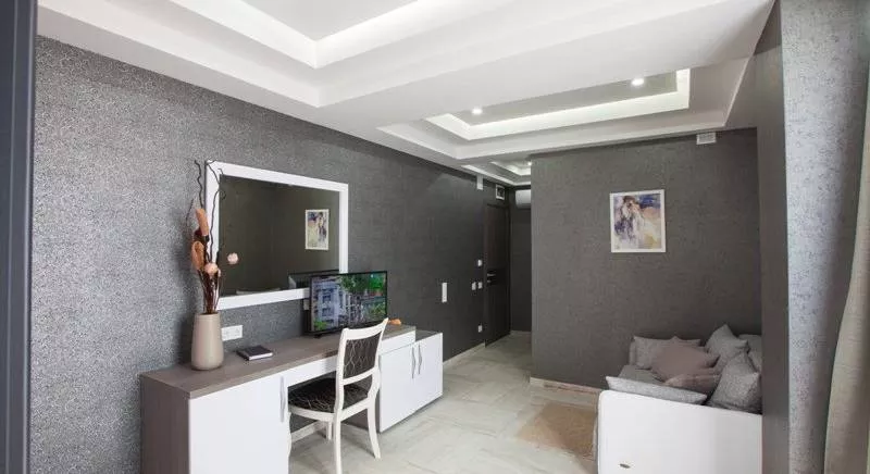 Suite (люкс). Гостиница "Парк Авеню". Кореиз