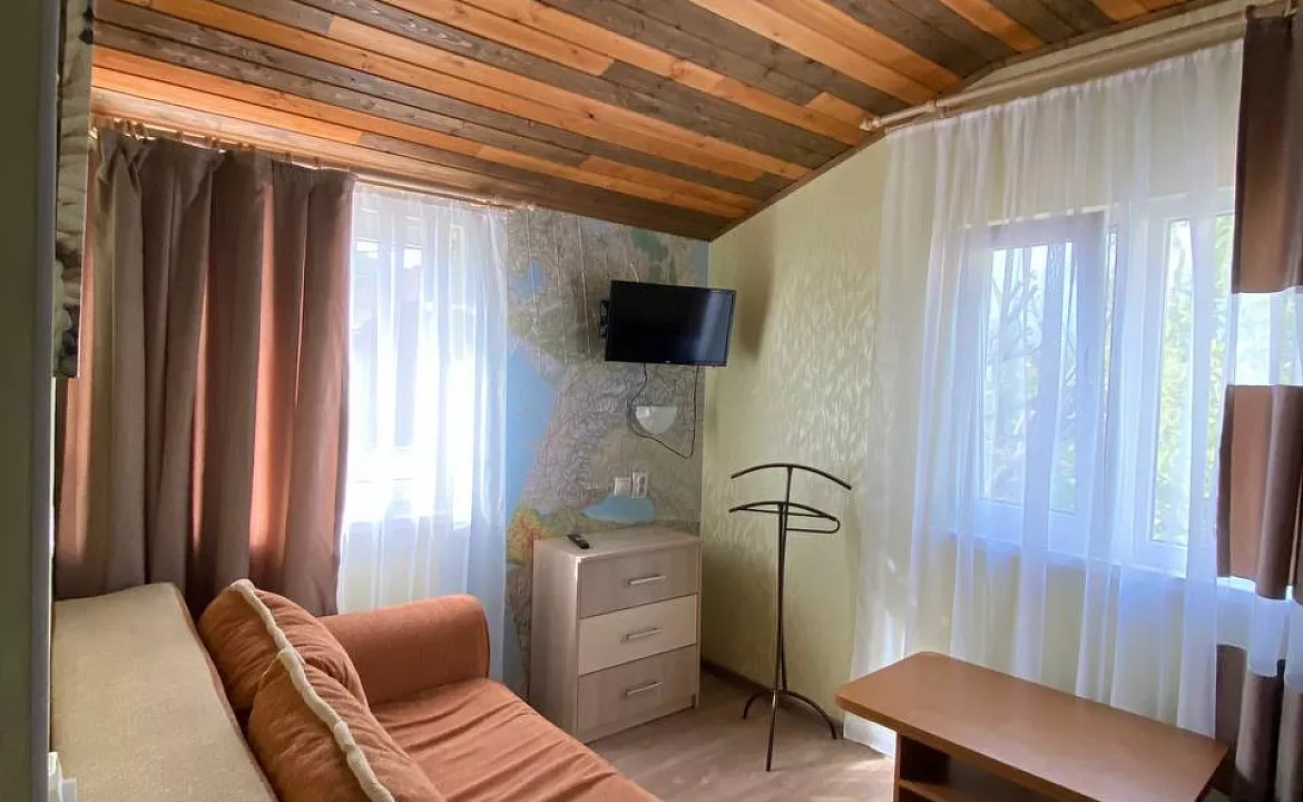 двухместный второй этаж. Гостевой дом "Инжир". Новомихайловский двухместный второй этаж. Гостевой дом "Инжир". Новомихайловский