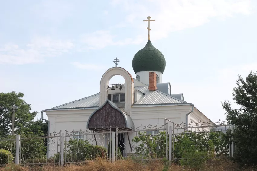 Храм Троицы Живоначальной. Фото взято с сайта: http://sobory.ru/