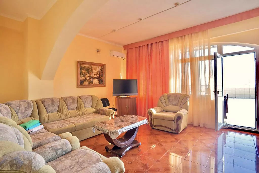 . Гостиница "Посейдон". Новомихайловский