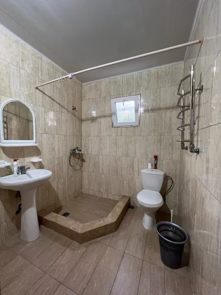 Трехместный улучшенный стандартный номер. Гостевой дом "Виолетта". Лоо