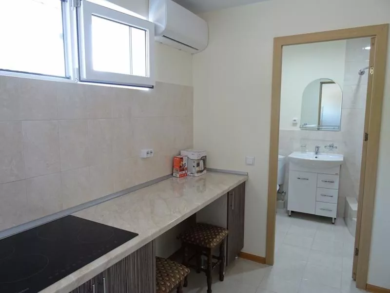 Апартаменты 2 комн с кухней. Гостевой дом "Седьмое небо". Сухум