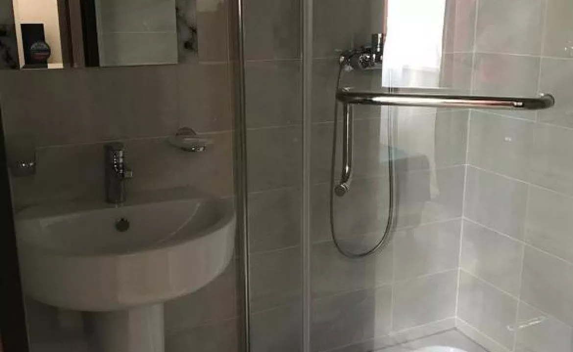 СТАНДАРТНЫЙ 2-МЕСТНЫЙ НОМЕР С ДВУСПАЛЬНОЙ КРОВАТЬЮ. Гостевой дом "Family". Лазаревское