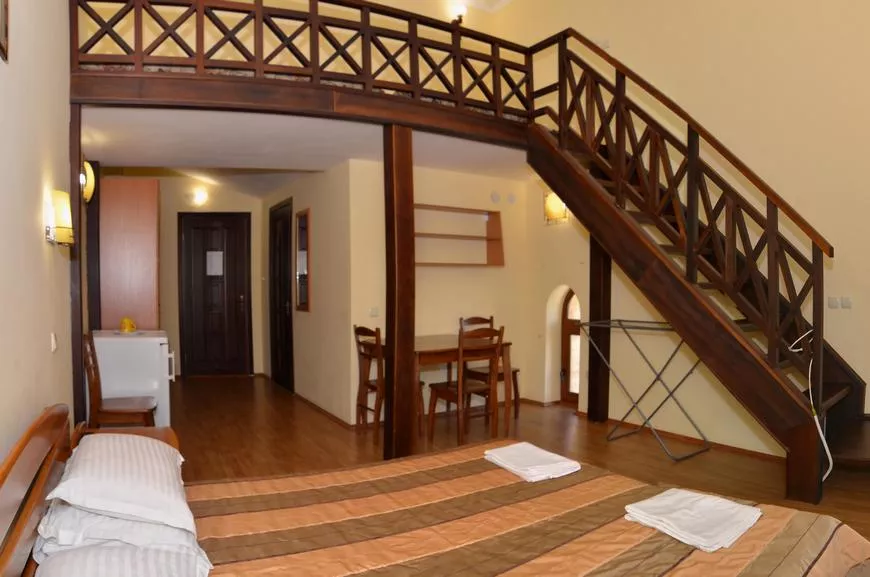 Полулюкс 2-местный на мансардном этаже без балкона. Отель «Перчем». Судак