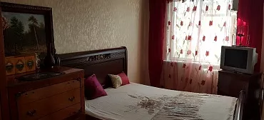 Квартира в многоквартирном доме Посуточно 3-комн квартира в Крыму г. Алуште