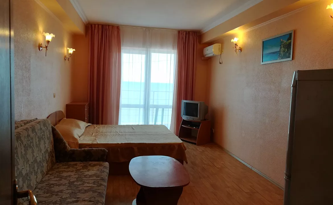 Номера 4-местные с видом на море. Гостевой дом «ФЛАГМАНСКИЙ». Приветное