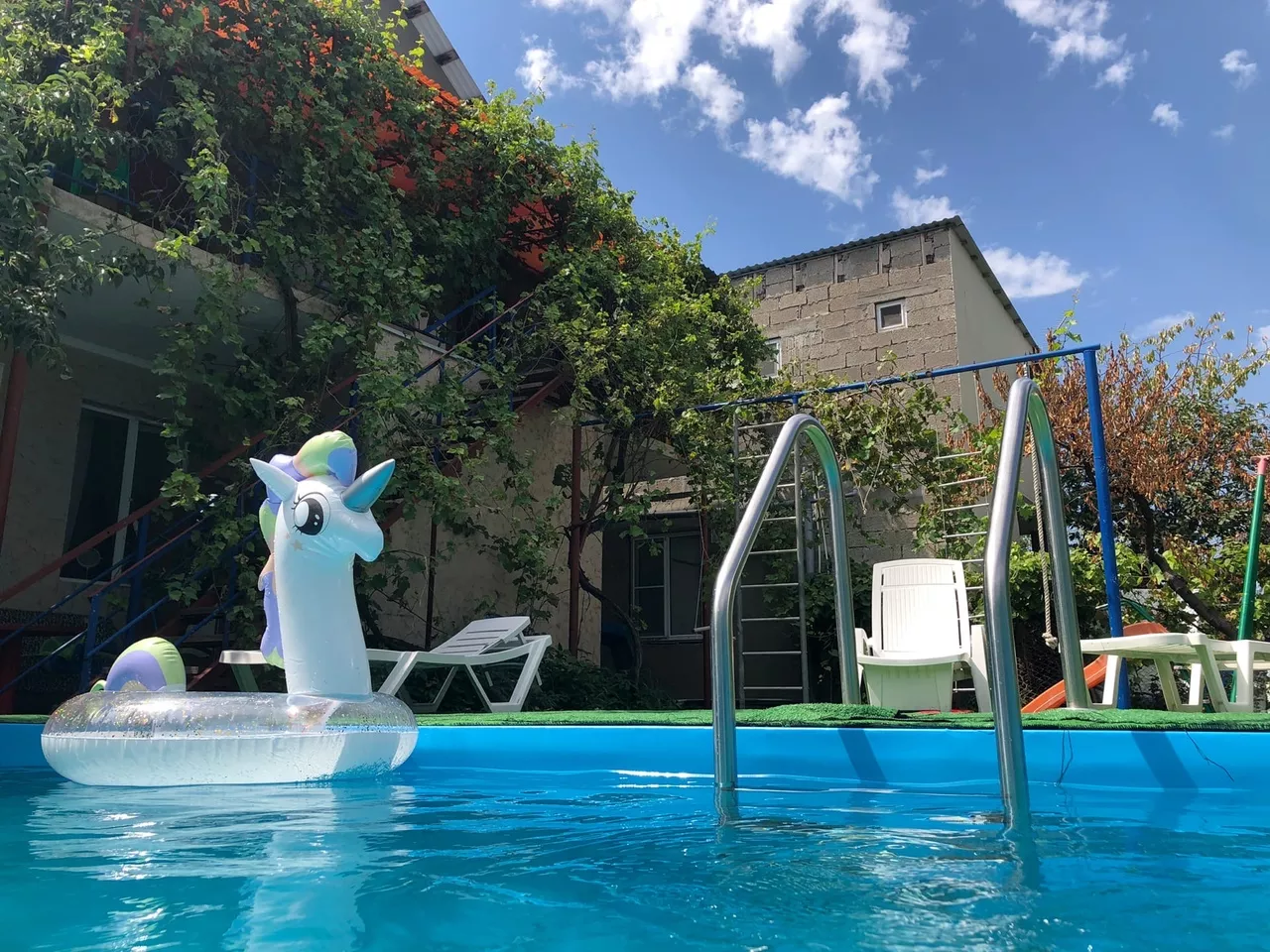 . Гостевой дом на Комарова 17. Витязево