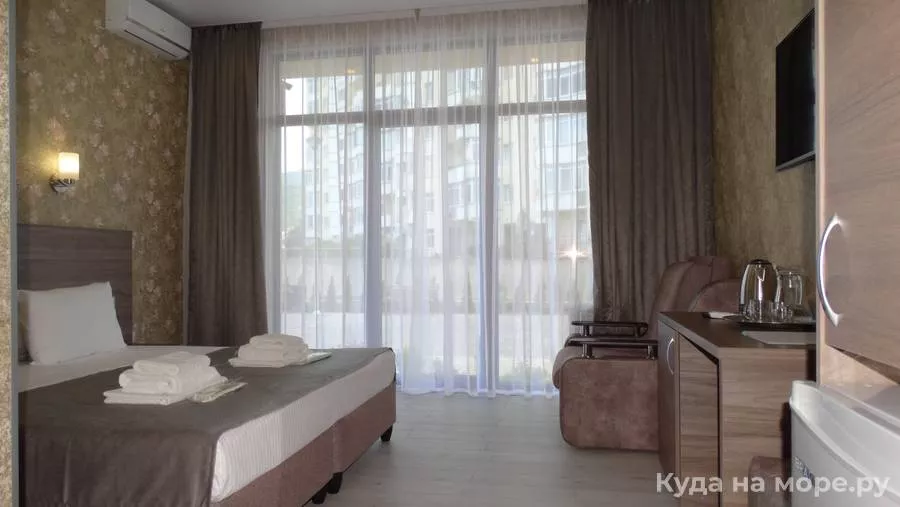 2-местный номер с балконом. Отель "Слон". Лазаревское