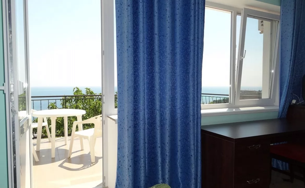 Полулюкс 1 комнатный. Гостевой дом Частный "Арзы". Симеиз