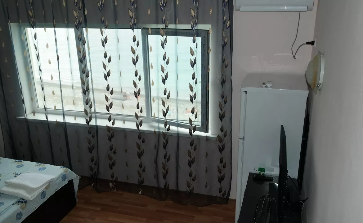 «Люкс» с  балконом (S =10 м2) с видом на море. Гостевой дом Эдем в Волконке. Лазаревское