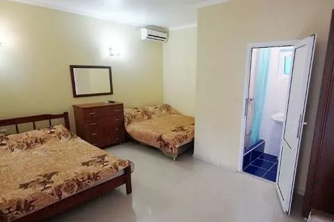 Четырехместный номер с удобствами. Гостевой дом «Бумеранг». Архипо-Осиповка