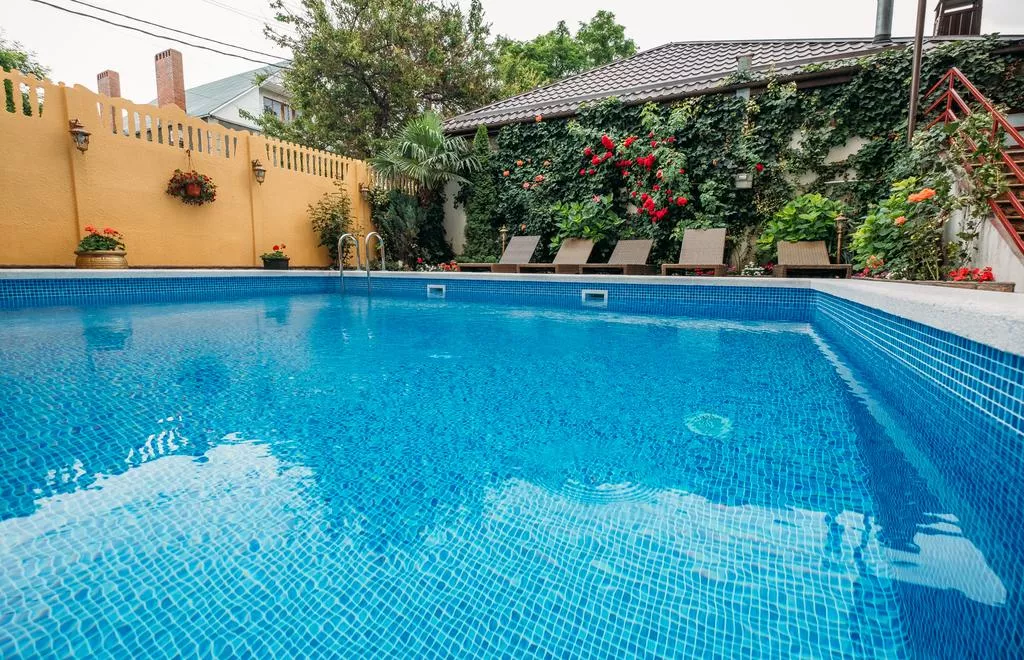 . Отель "Алые Паруса" ★★ . Анапа