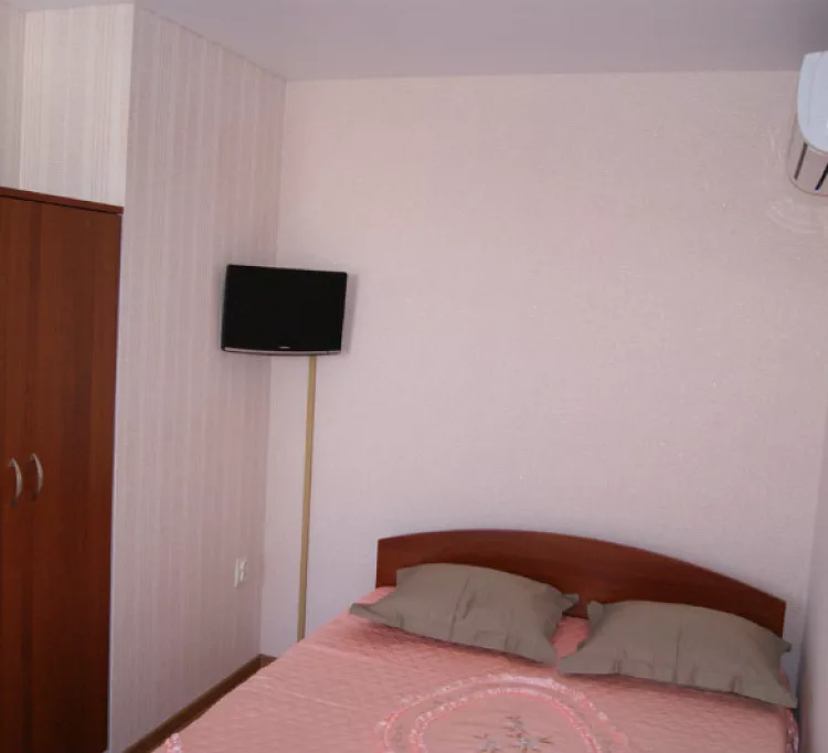 Люкс. Гостевой дом Радужная 12. Голубицкая