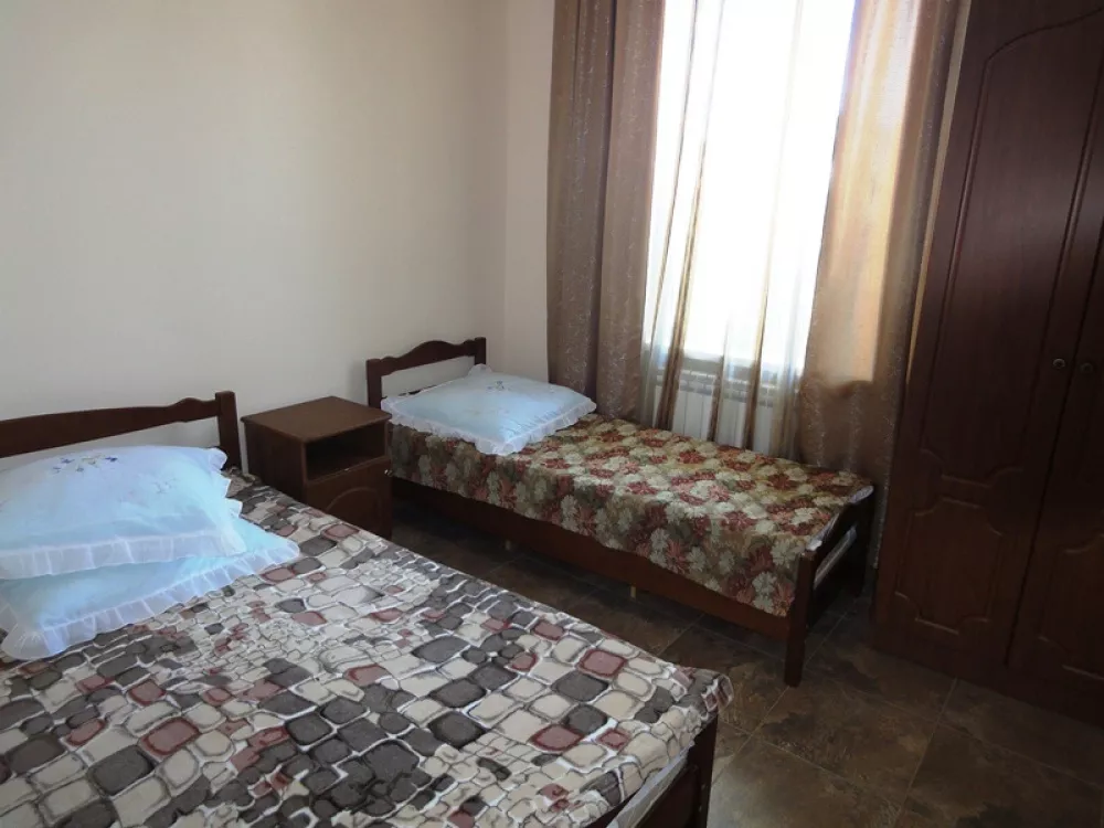 . Частный сектор "У Генриха". Лоо . Частный сектор "У Генриха". Лоо