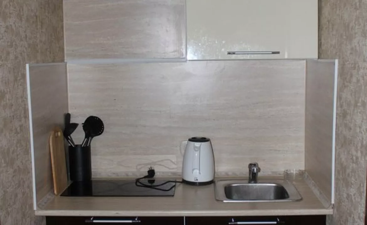 Люкс однокомнатный с мини-кухней. Гостиница Лучистая. Рыбачье