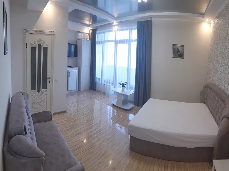 Номер люкс с балконом и видом на море. Коттедж «Алустон». Рыбачье