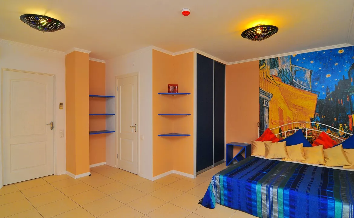 Мансардный номер. Отель "У верблюжьих горбов". Коктебель