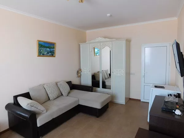 ДВУХКОМНАТНЫЙ 