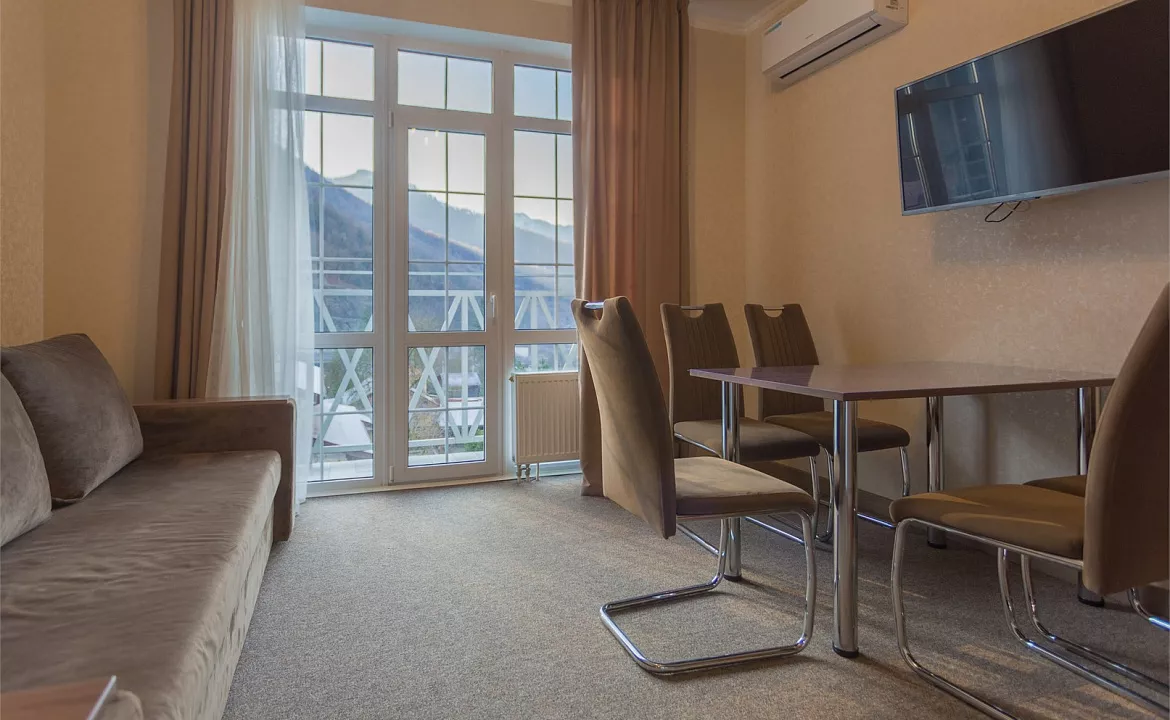 Апартаменты с видом на горы. Апартаменты "Гости". Красная Поляна