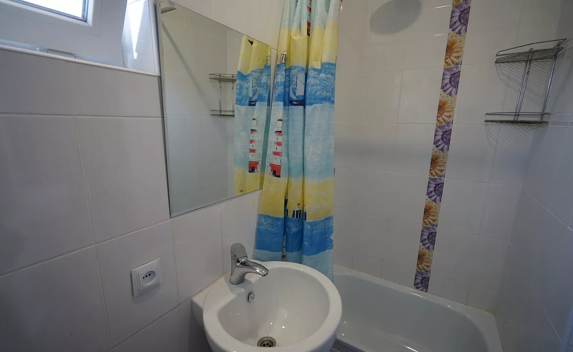 Номер на четверых с балконом . Гостевой дом Эвелина - Лазаревское. Лазаревское