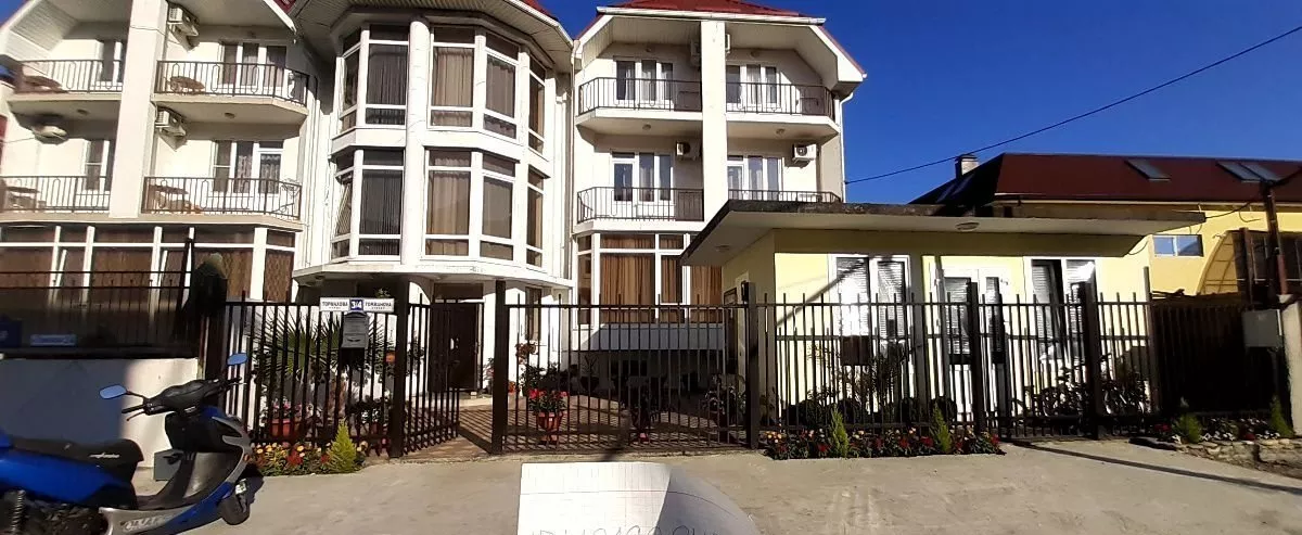 . Гостиница "Долина цветов". Лазаревское