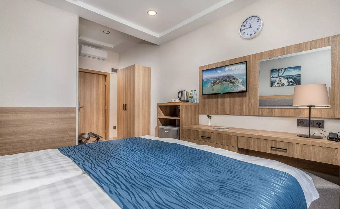 Стандарт с балконом. Бутик- отель "Репин" . Витязево