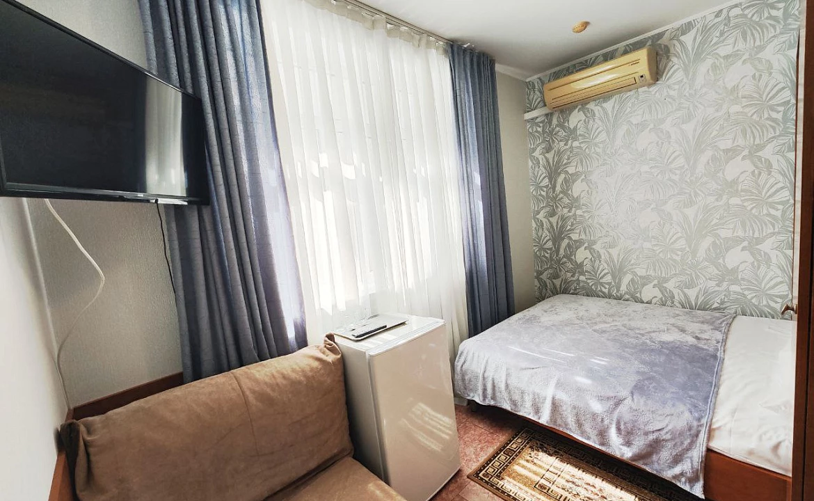 3-х местный номер Стандарт. Гостевой дом "Регион 86" . Адлер