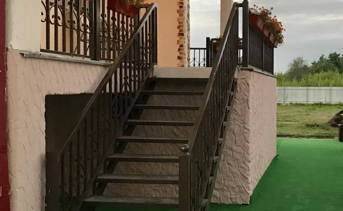 4-х местный номер с балконом Завтрак включен. База отдыха "Скурча". Сухум