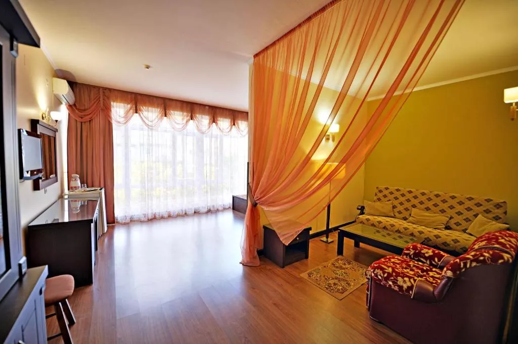 . Гостиница "Катран". Лазаревское