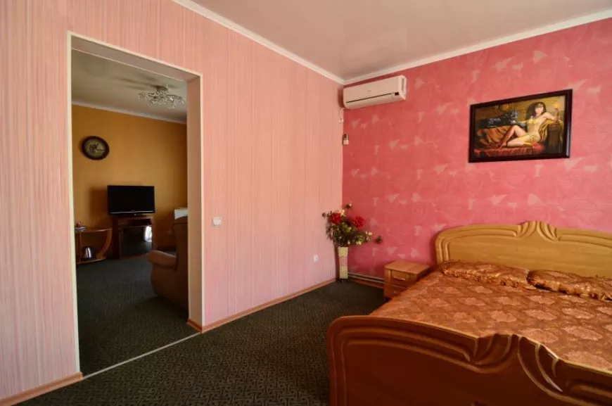 2-комнатный Люкс. Коттедж «Золотой Лев». Чайка