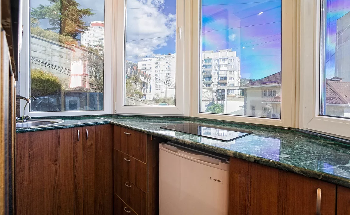 Квартира-студио №12. Квартира в многоквартирном доме Видовые апартаменты в Мисхоре. Кореиз Квартира-студио №12. Квартира в многоквартирном доме Видовые апартаменты в Мисхоре. Кореиз