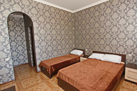 3-х местный номер с удобствами. Гостевой дом «У Руслана и Джульетты». Пицунда