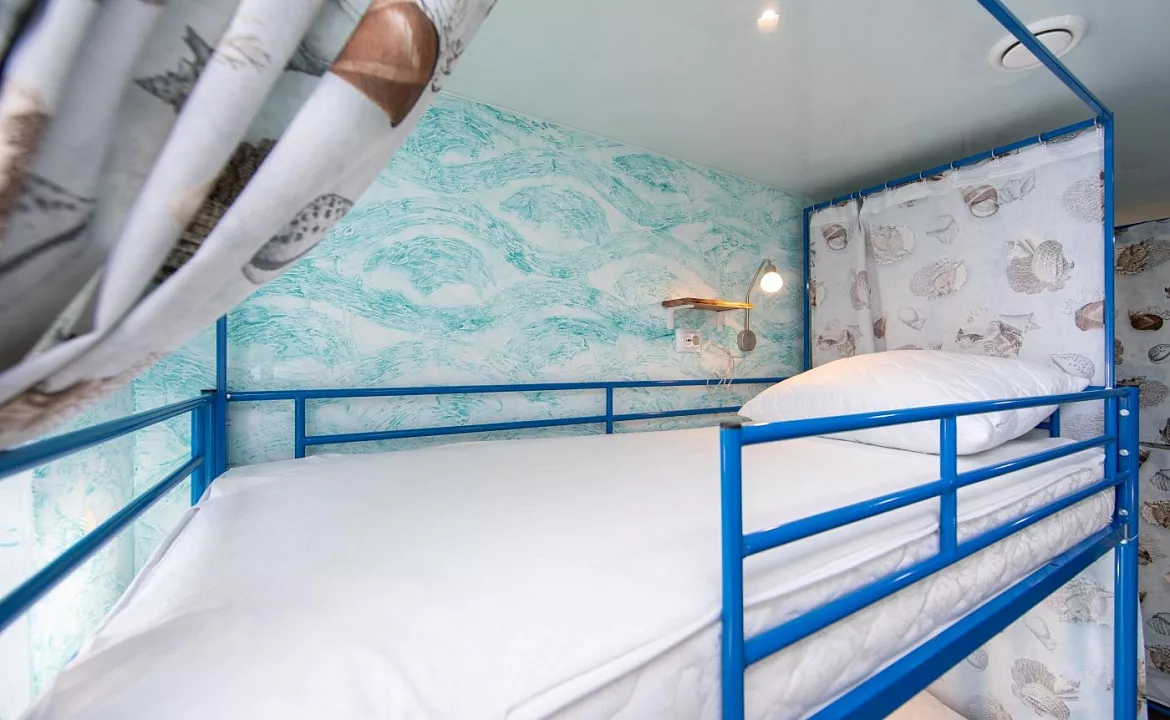 Кровать в общем 6-местном номере для женщин. Хостел Bamboo Hotel. Адлер