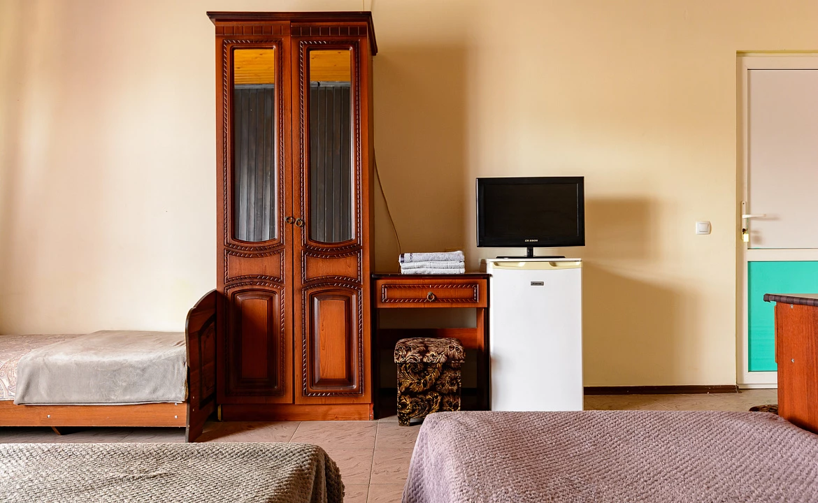 Пятиместный стандарт. Гостевой дом УЮТ на ул. Новороссийское шоссе 1/7. Джубга