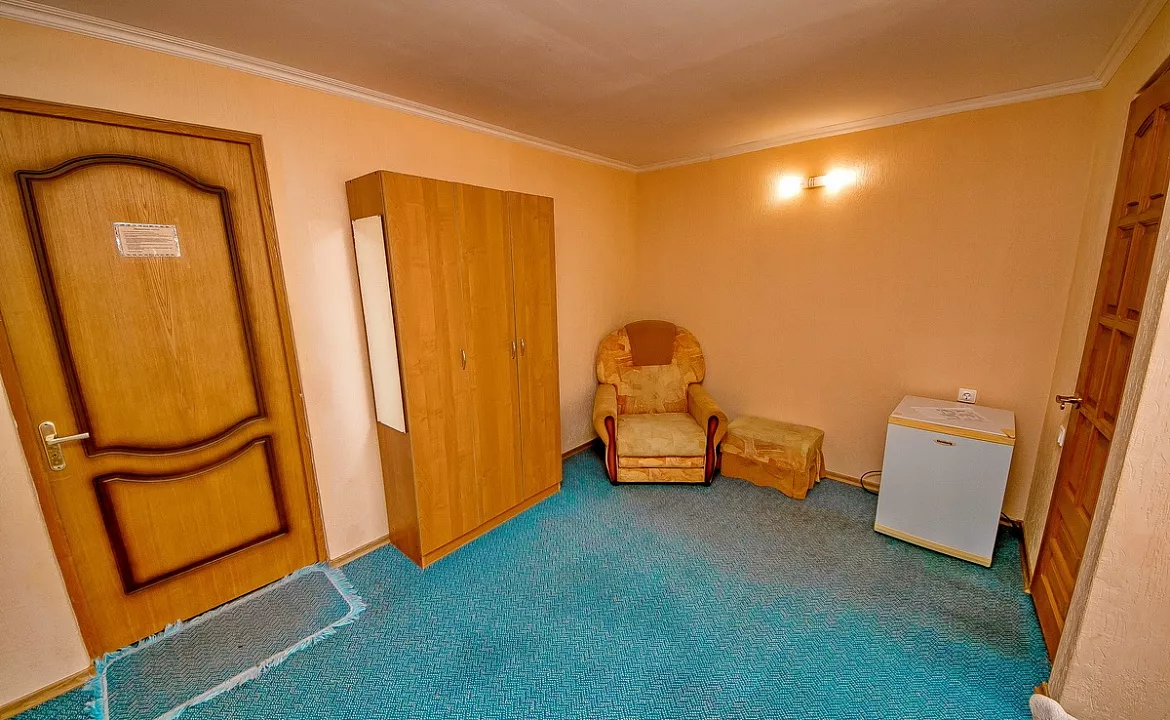 4х местный стандарт. Гостиница H2O. Геленджик