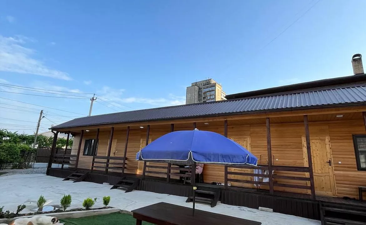 Дом 3хметиный + доп место. "Delis" (Делис). Гагра