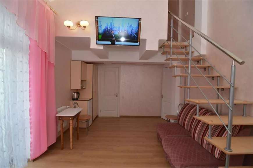 2-комнатный повышенной комфортности. Гостевой дом «Отель Людмила». Алушта 2-комнатный повышенной комфортности. Гостевой дом «Отель Людмила». Алушта