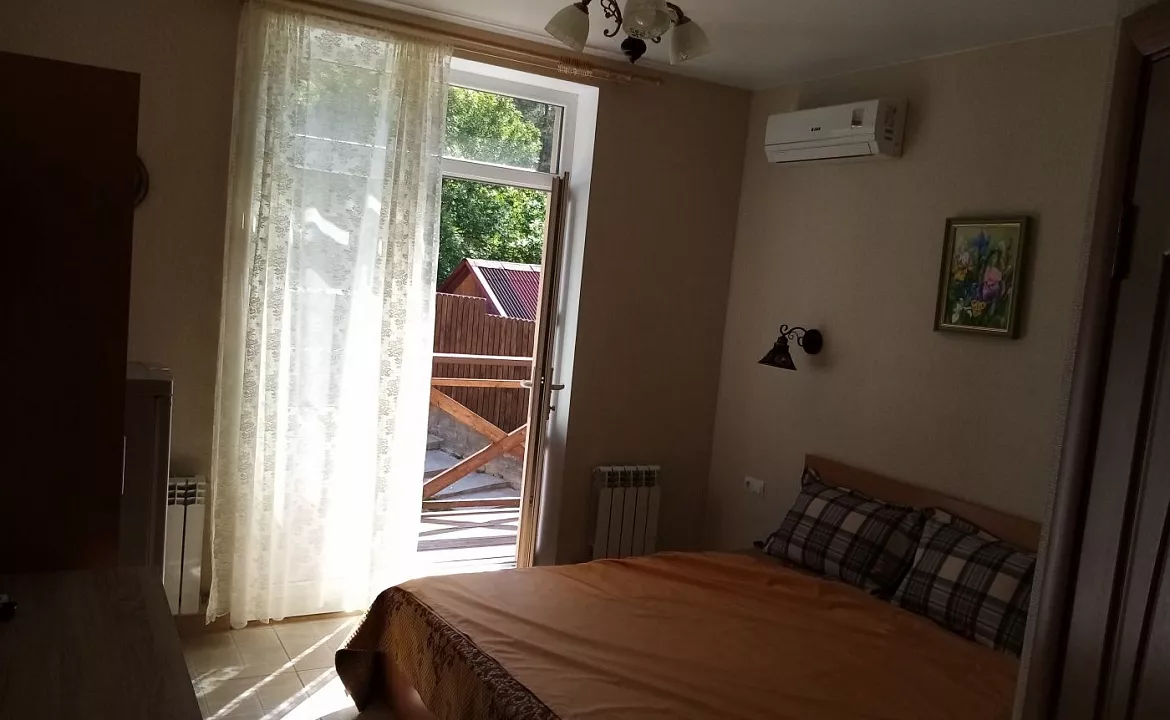 3х-местный номер (ЛЮКС) с балконом. Гостевой дом Кантри. Дивноморское