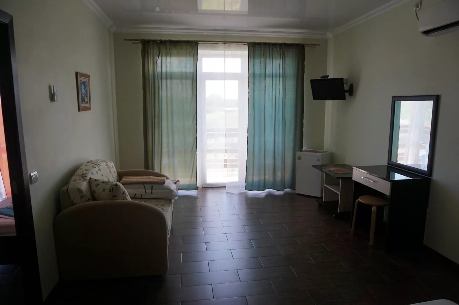 . Гостевой дом "Холидей". Кучугуры