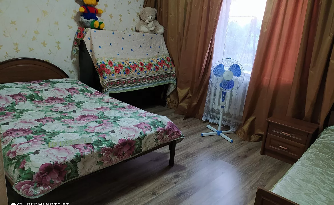 Первый этаж  под ключ до 12 человек. Частный сектор 2 этажа по отдельности под ключ, 2 отдельных домика.. Благовещенская