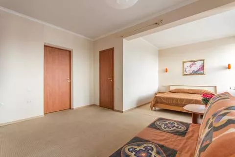 «Студия» с  2 доп.местами. Гостиница «Морская звезда». Архипо-Осиповка