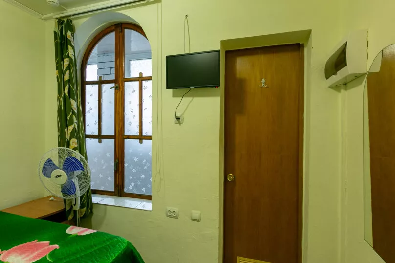 . Гостевой дом "Уютный дворик" на Толстого 42А. Геленджик