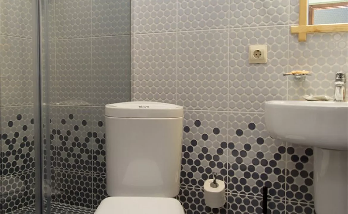 Стандарт двухместный с видом на море и горы King Size. Гостевой комплекс "Чижик Пыжик". Никита