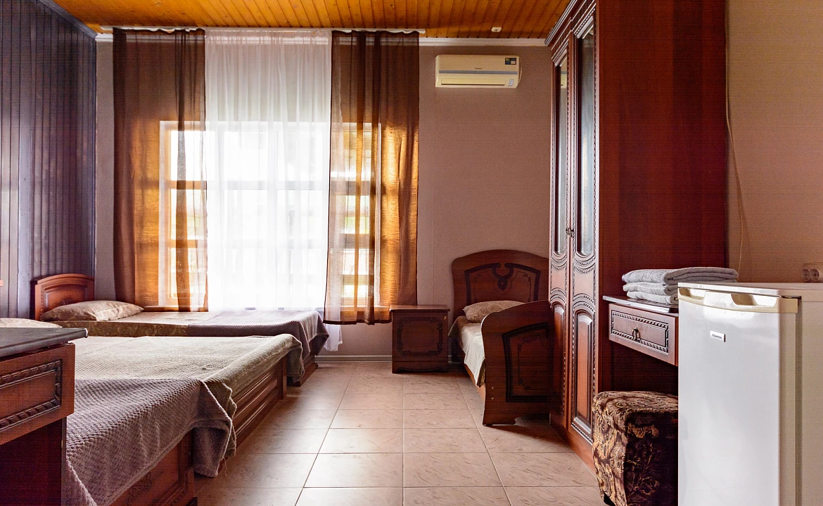 Пятиместный стандарт. Гостевой дом УЮТ на ул. Новороссийское шоссе 1/7. Джубга